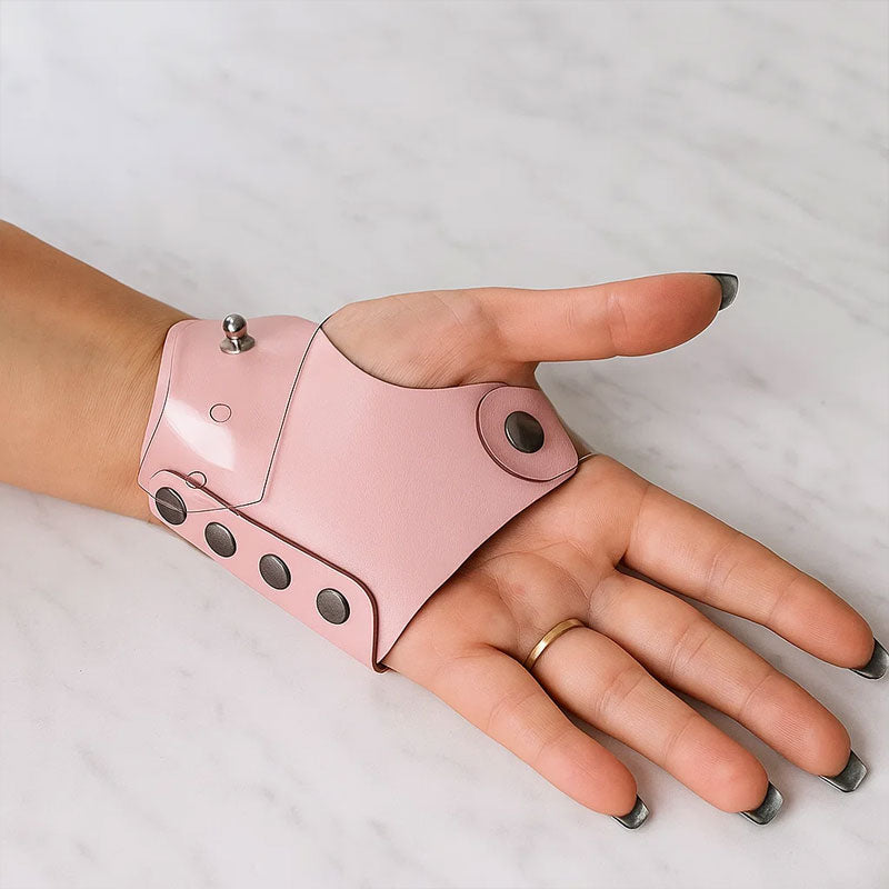 🎨 Palette Leather Glove – Mess-Free Makeup Mixing Assistant